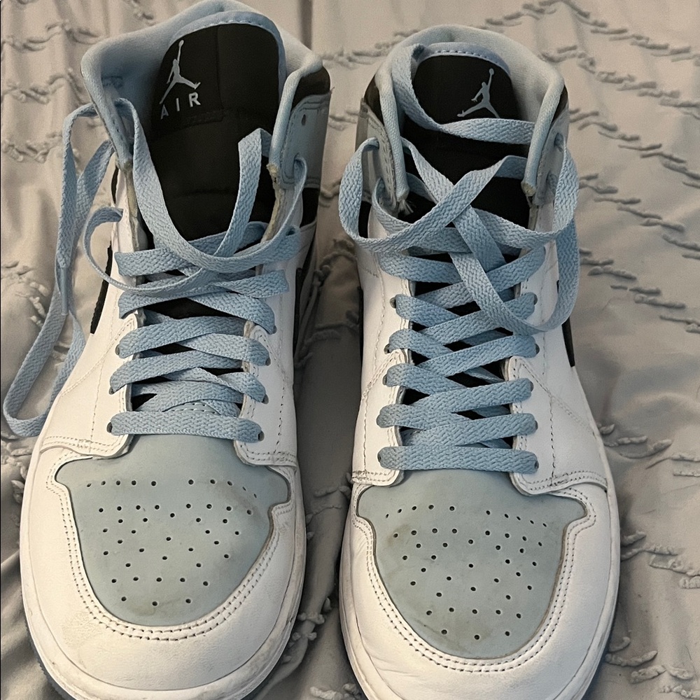 Jordan Athletic Shoes White and Light Blue